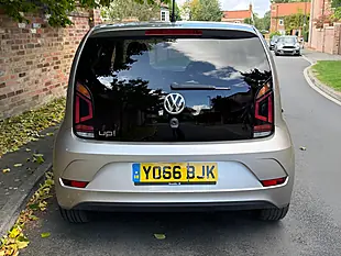 Used 2017 Volkswagen Up! Move Up! Silver - Interior and Exterior details 18