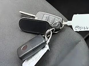 Used 2017 Volkswagen Up! Move Up! Silver - Interior and Exterior details 20