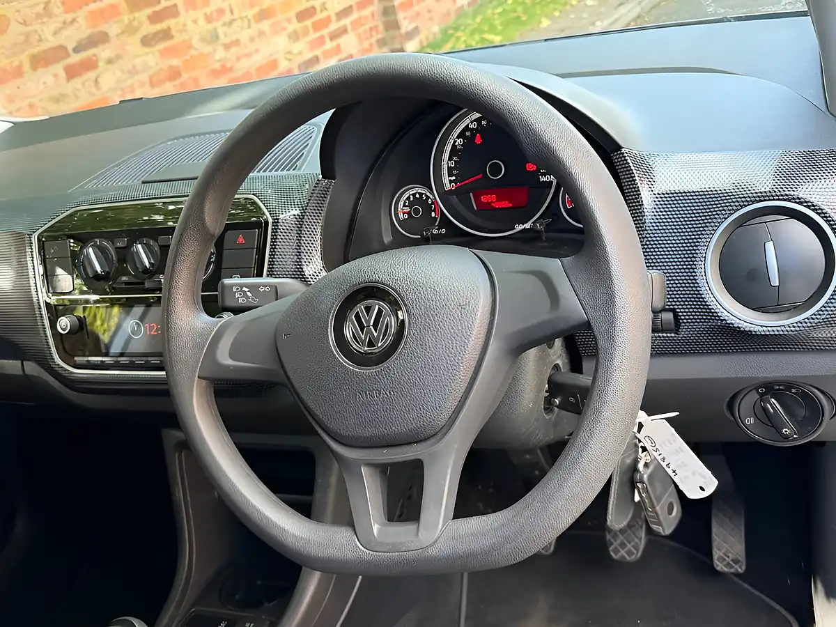 Used 2017 Volkswagen Up! Move Up! Silver - Interior and Exterior details 3