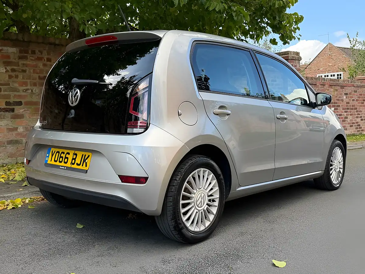 Used 2017 Volkswagen Up! Move Up! Silver - Interior and Exterior details 4