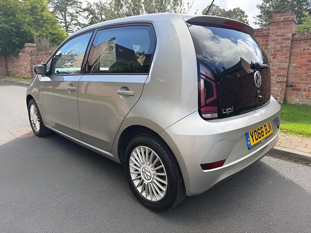 Used 2017 Volkswagen Up! Move Up! Silver - Interior and Exterior details 5