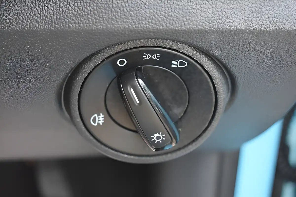 Used 2017 Volkswagen Up! Move Up! Teal Blue - Interior and Exterior details 17