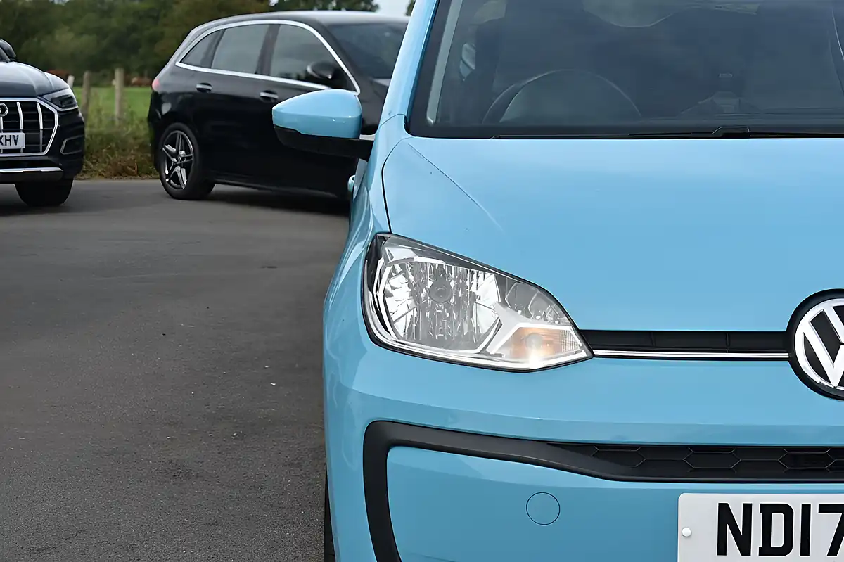 Used 2017 Volkswagen Up! Move Up! Teal Blue - Interior and Exterior details 7