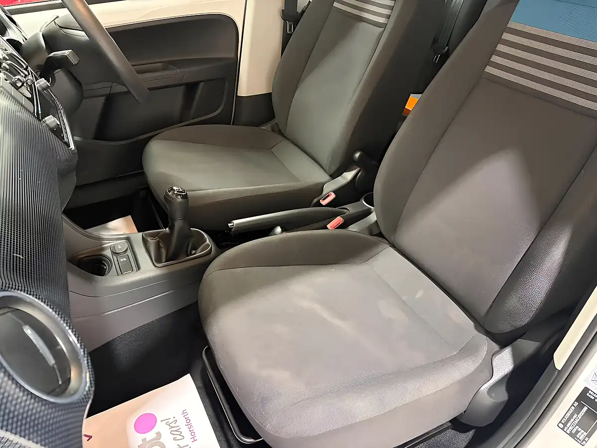 Used 2017 Volkswagen Up! Move Up! White - Interior and Exterior details 12