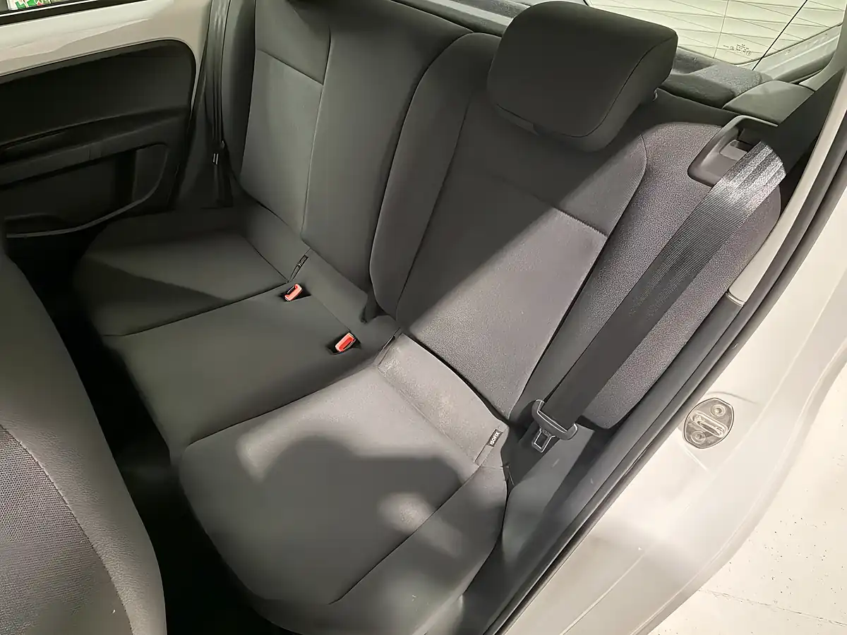 Used 2017 Volkswagen Up! Move Up! White - Interior and Exterior details 19