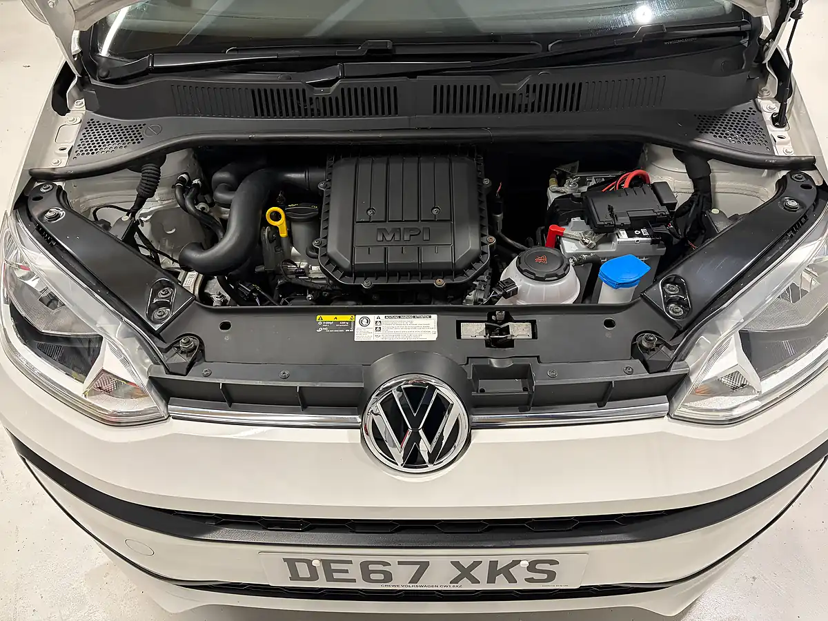 Used 2017 Volkswagen Up! Move Up! White - Interior and Exterior details 8