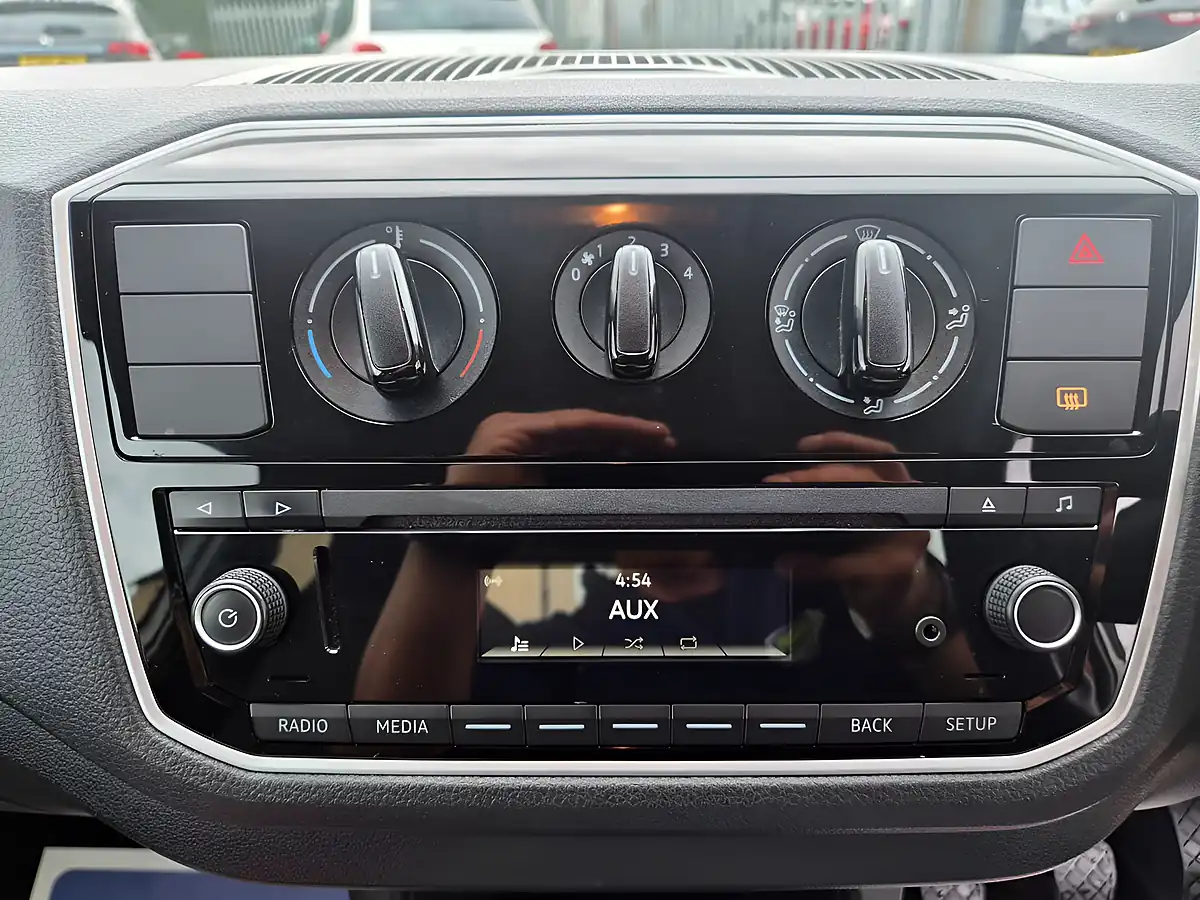Used 2017 Volkswagen Up! Take Up! White - Interior and Exterior details 13