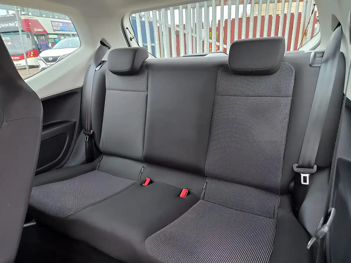 Used 2017 Volkswagen Up! Take Up! White - Interior and Exterior details 16