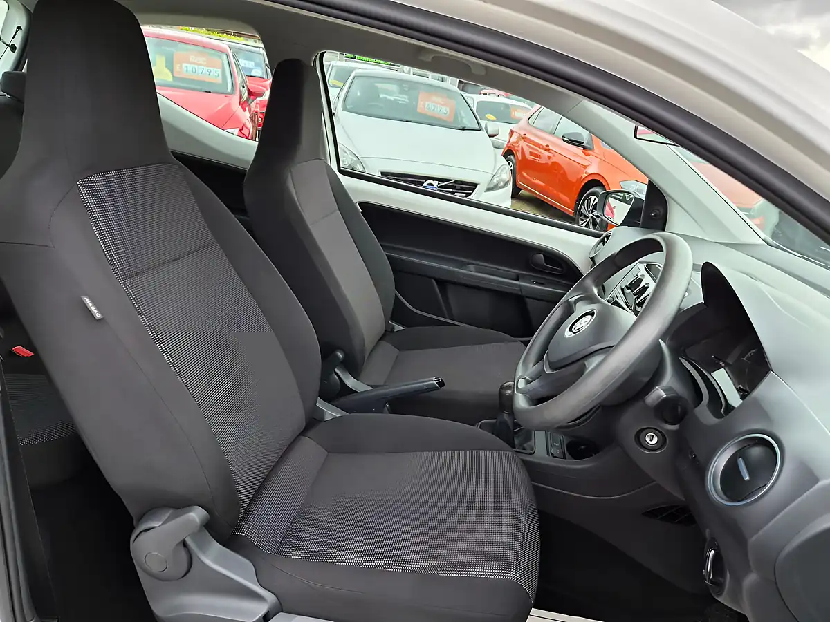 Used 2017 Volkswagen Up! Take Up! White - Interior and Exterior details 7