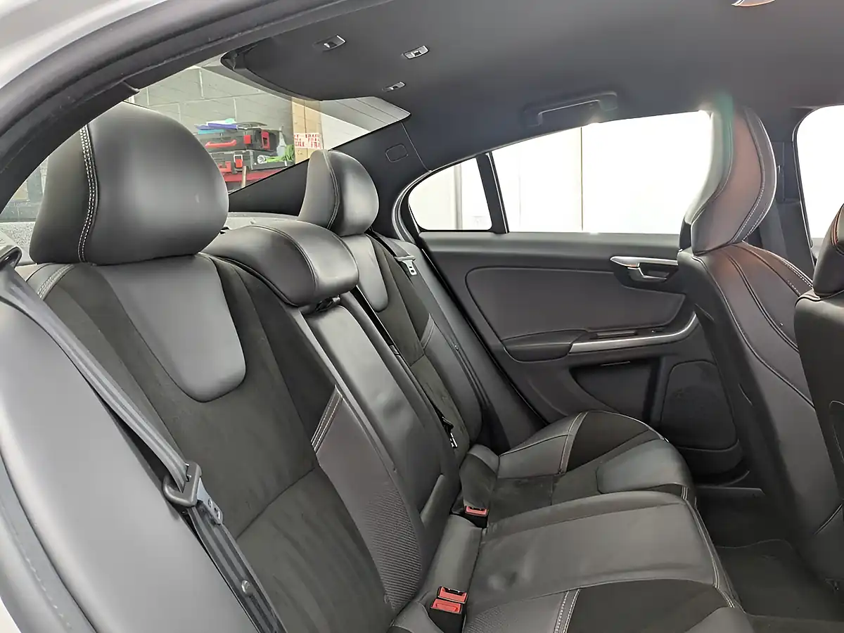 Used 2017 Volvo S60 R-Design Nav Ice White - Interior and Exterior details 17