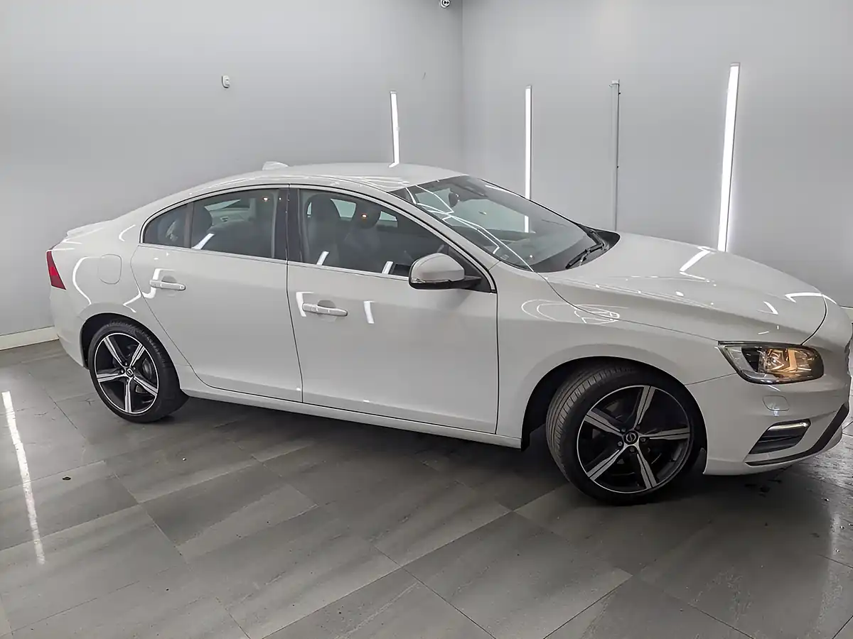 Used 2017 Volvo S60 R-Design Nav Ice White - Interior and Exterior details 2