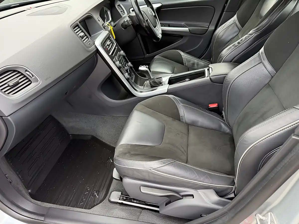 Used 2017 Volvo S60 R-Design Nav Silver - Interior and Exterior details 17