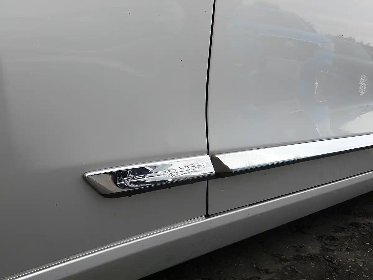 Used 2017 Volvo S90 Inscription Bright Silver - Interior and Exterior details 8