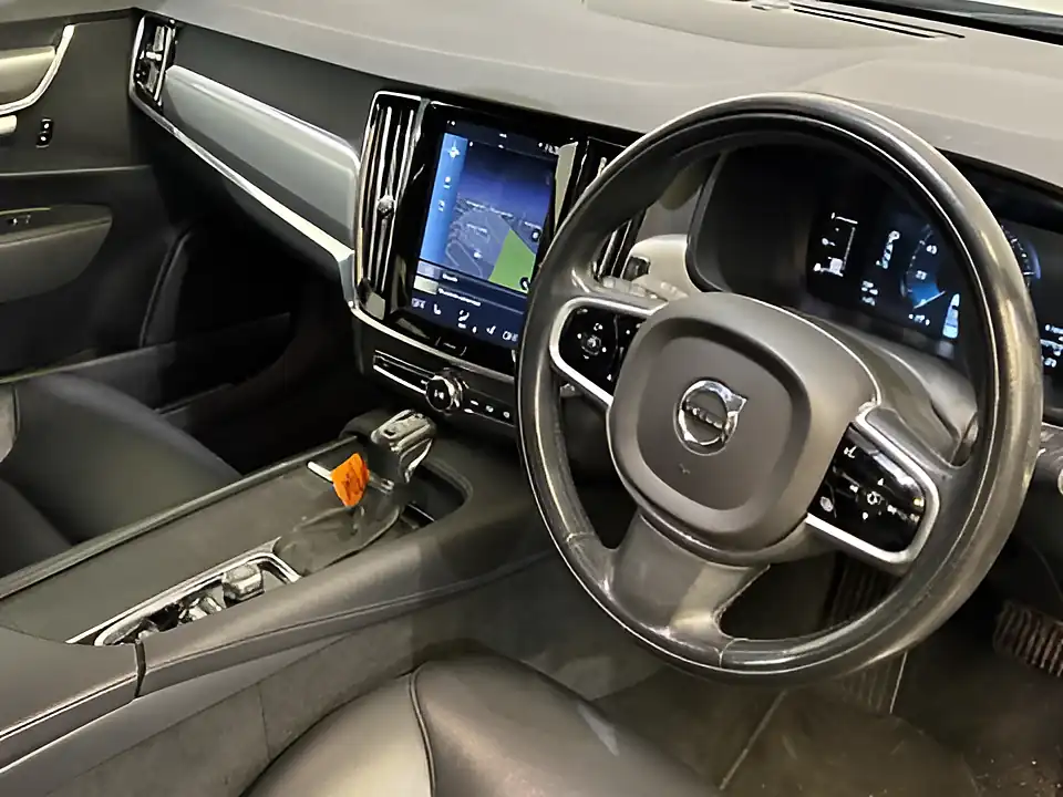 Used 2017 Volvo S90 Momentum Grey - Interior and Exterior details 3