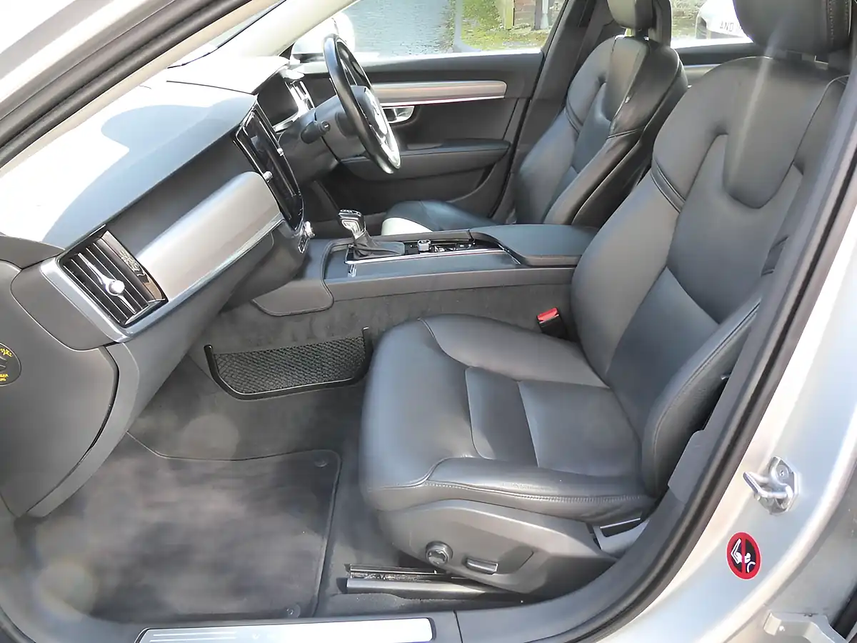 Used 2017 Volvo S90 Momentum Silver - Interior and Exterior details 15