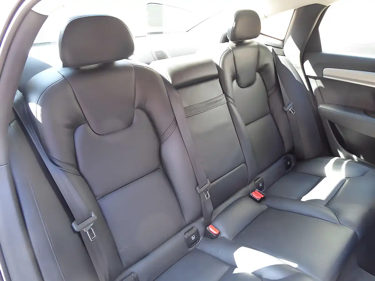 Used 2017 Volvo S90 Momentum Silver - Interior and Exterior details 18
