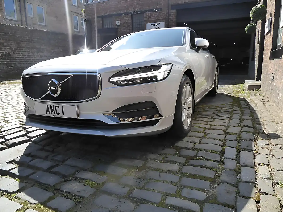 Used 2017 Volvo S90 Momentum Silver - Interior and Exterior details 3