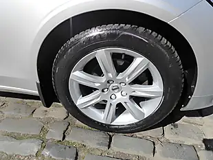 Used 2017 Volvo S90 Momentum Silver - Interior and Exterior details 8