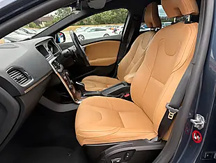 Used 2017 Volvo V40 Cross Country Pro Blue - Interior and Exterior details 12