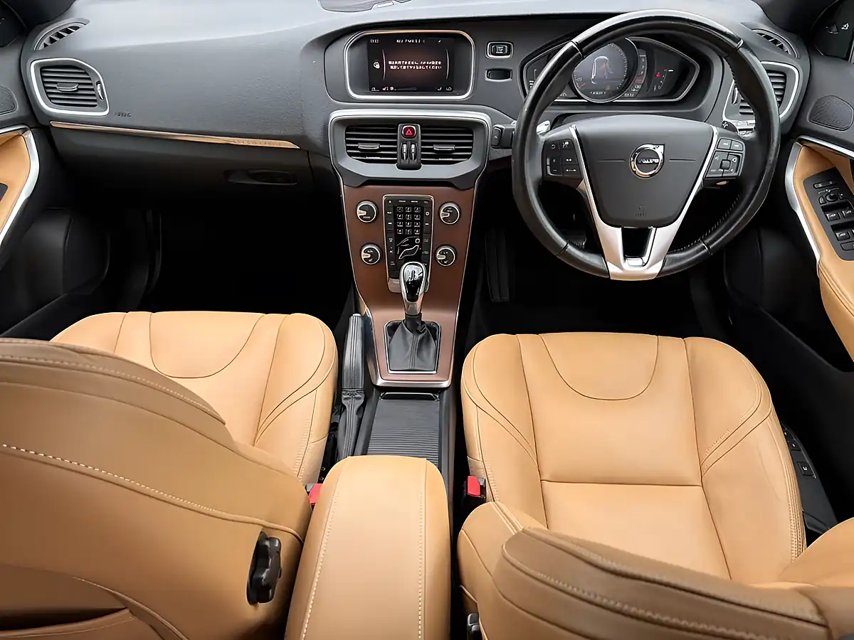 Used 2017 Volvo V40 Cross Country Pro Blue - Interior and Exterior details 9