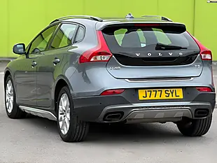 Used 2017 Volvo V40 Cross Country Pro Osmium Grey - Interior and Exterior details 7