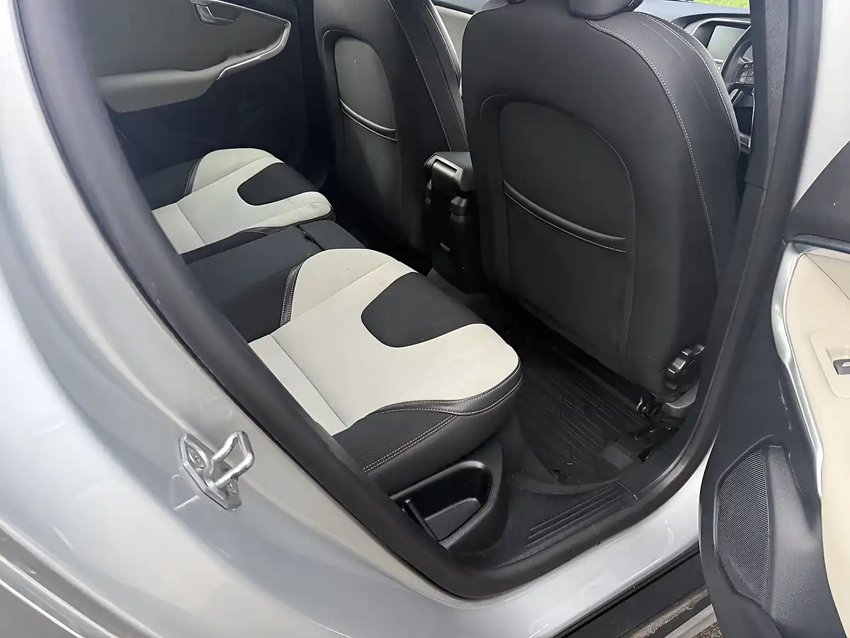 Used 2017 Volvo V40 Cross Country Silver - Interior and Exterior details 9