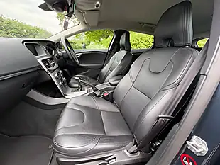 Used 2017 Volvo V40 Inscription Denim Blue - Interior and Exterior details 11
