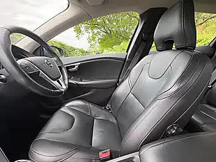 Used 2017 Volvo V40 Inscription Denim Blue - Interior and Exterior details 16