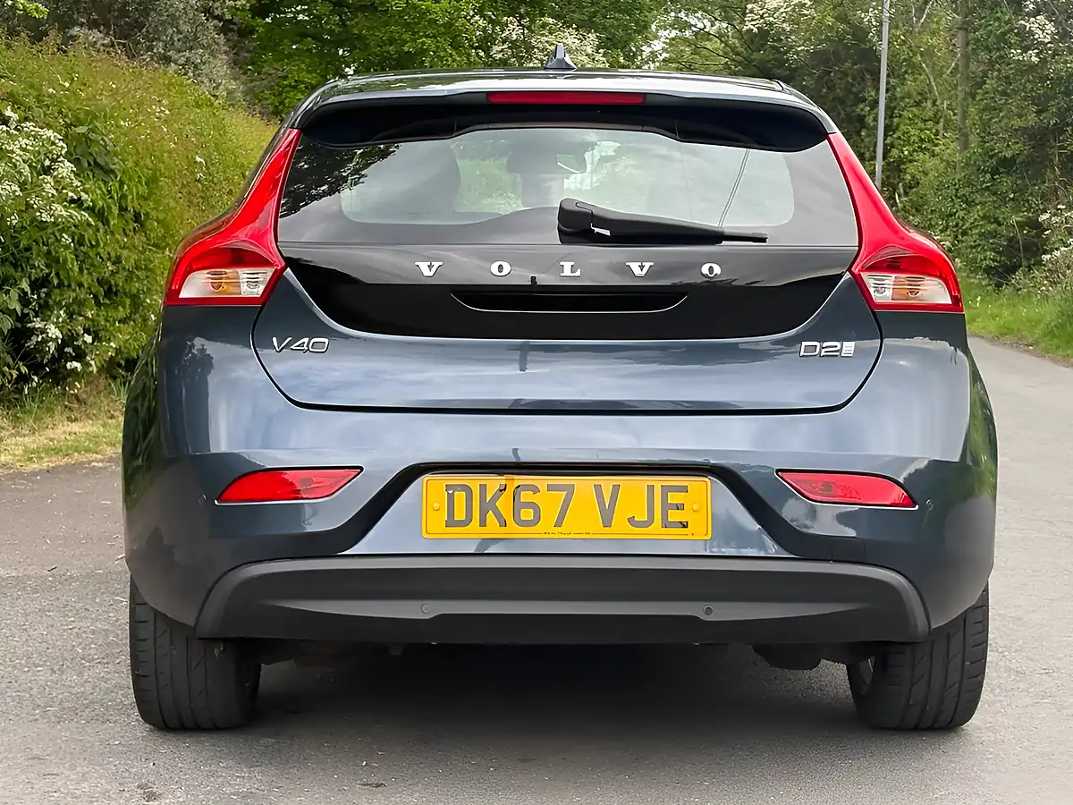 Used 2017 Volvo V40 Inscription Denim Blue - Interior and Exterior details 7