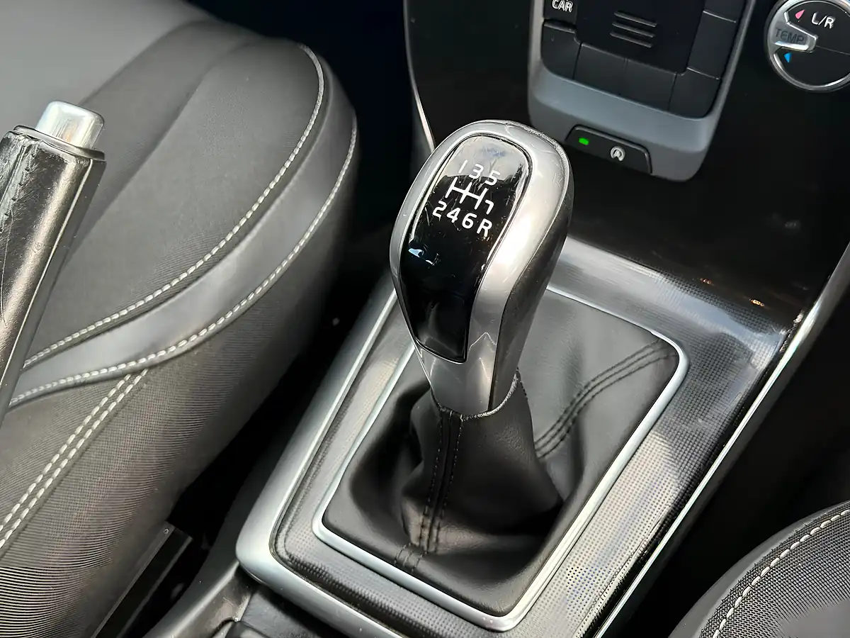 Used 2017 Volvo V40 Momentum Black - Interior and Exterior details 10