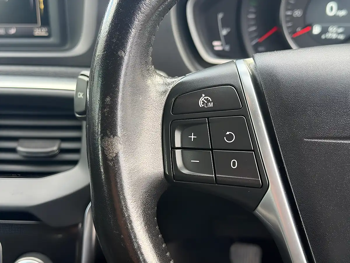 Used 2017 Volvo V40 Momentum Black - Interior and Exterior details 15