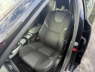 Used 2017 Volvo V40 Momentum Black - Interior and Exterior details 19