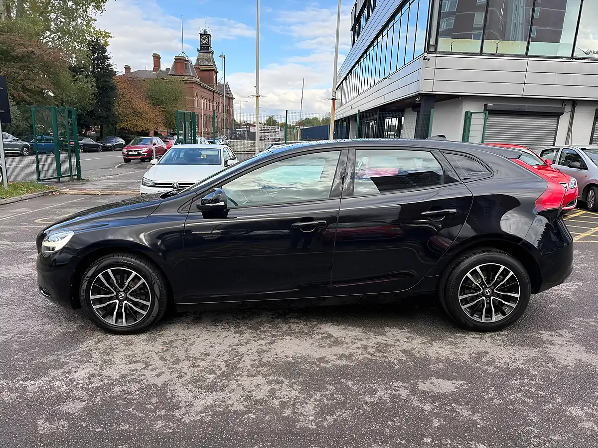 Used 2017 Volvo V40 Momentum Black - Interior and Exterior details 6