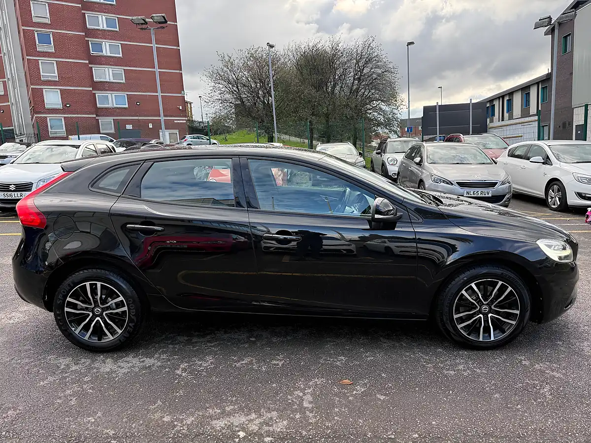 Used 2017 Volvo V40 Momentum Black - Interior and Exterior details 8