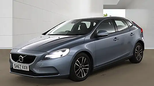 2017 Volvo V40 Momentum T2