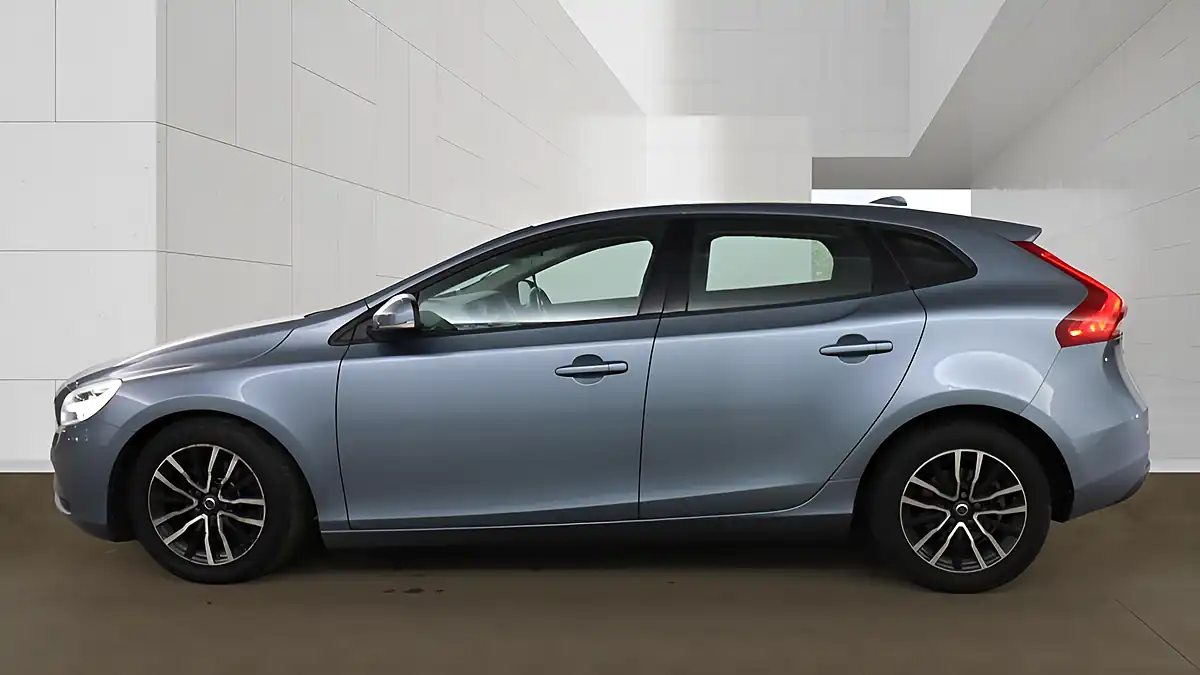 Used 2017 Volvo V40 Momentum Blue - Interior and Exterior details 5