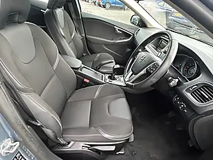 Used 2017 Volvo V40 Momentum Mussel Blue - Interior and Exterior details 10