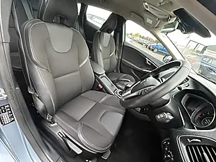 Used 2017 Volvo V40 Momentum Mussel Blue - Interior and Exterior details 11