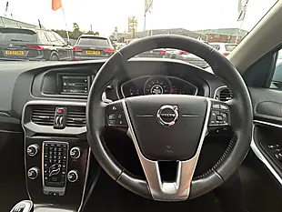 Used 2017 Volvo V40 Momentum Mussel Blue - Interior and Exterior details 14