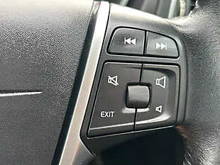 Used 2017 Volvo V40 Momentum Mussel Blue - Interior and Exterior details 18