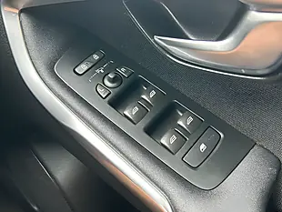 Used 2017 Volvo V40 Momentum Mussel Blue - Interior and Exterior details 19