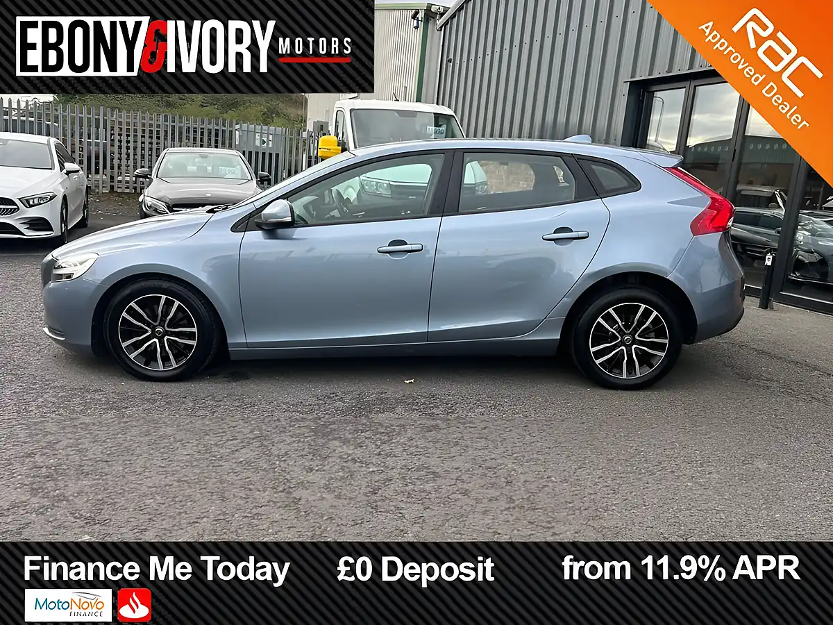 Used 2017 Volvo V40 Momentum Mussel Blue - Interior and Exterior details 3