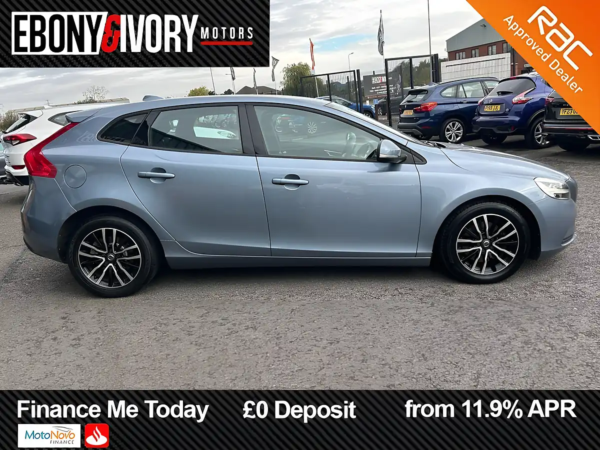Used 2017 Volvo V40 Momentum Mussel Blue - Interior and Exterior details 7