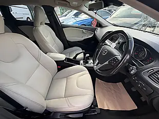 Used 2017 Volvo V40 Momentum Nav Plus Black - Interior and Exterior details 14