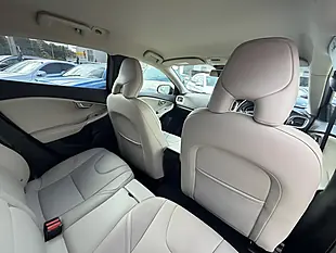 Used 2017 Volvo V40 Momentum Nav Plus Black - Interior and Exterior details 15