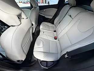 Used 2017 Volvo V40 Momentum Nav Plus Black - Interior and Exterior details 17