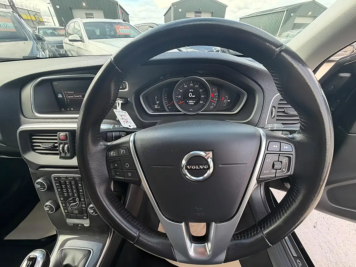 Used 2017 Volvo V40 Momentum Nav Plus Black - Interior and Exterior details 18