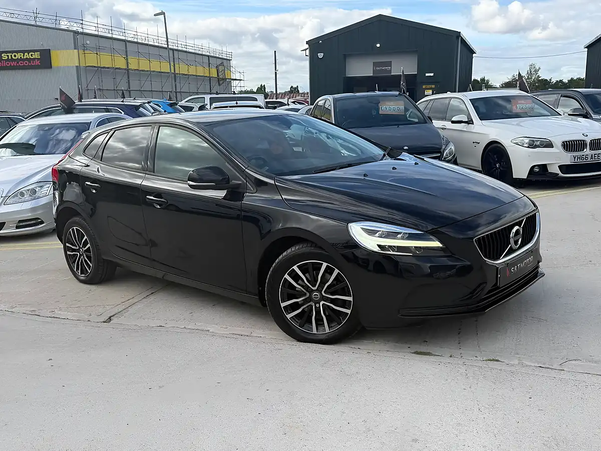 Used 2017 Volvo V40 Momentum Nav Plus Black - Interior and Exterior details 2