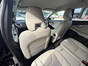 Used 2017 Volvo V40 Momentum Nav Plus Black - Interior and Exterior details 20