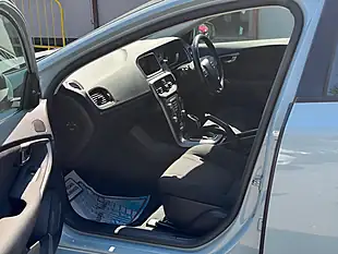Used 2017 Volvo V40 Momentum Nav Plus Blue - Interior and Exterior details 12